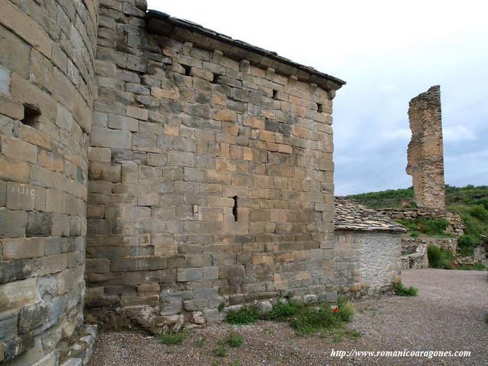 ÁBSIDE Y CAPILLA NORTE